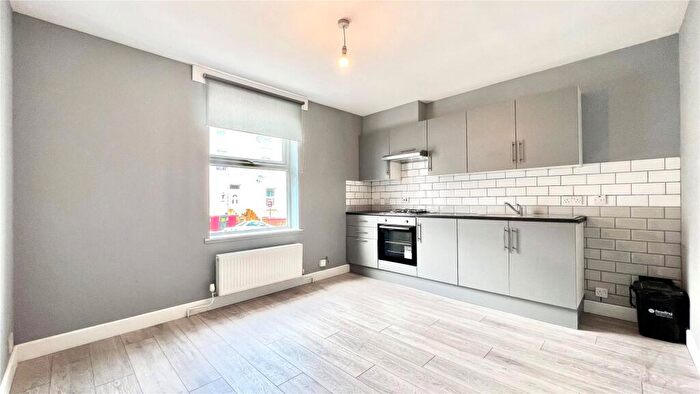 1 Bedroom Apartment To Rent In Zinzan Street, Reading, Berkshire, RG1