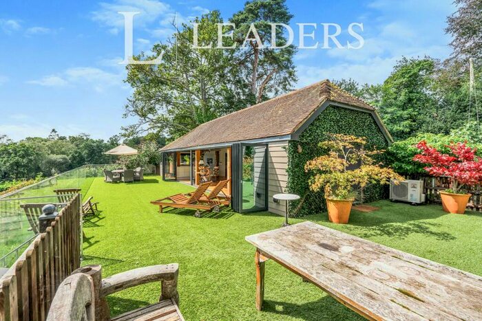 2 Bedroom Apartment To Rent In Brooksbank House, Southampton, SO40