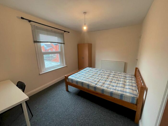 6 Bedroom Terraced House To Rent In Blenheim Road, Reading, RG1