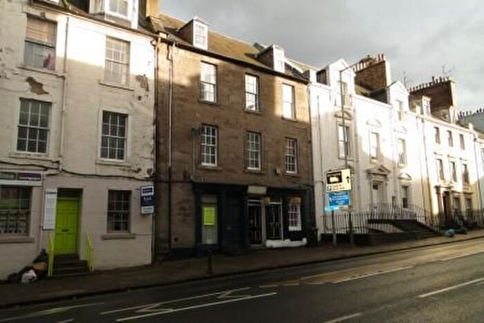 3 Bedroom Flat To Rent In B Charlotte Street, Perth, Perth And Kinross, PH1