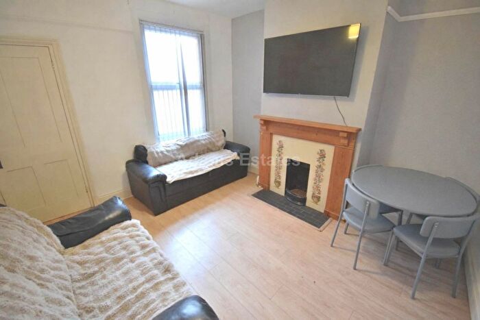 6 Bedroom Terraced House To Rent In Donnington Road, Reading, RG1