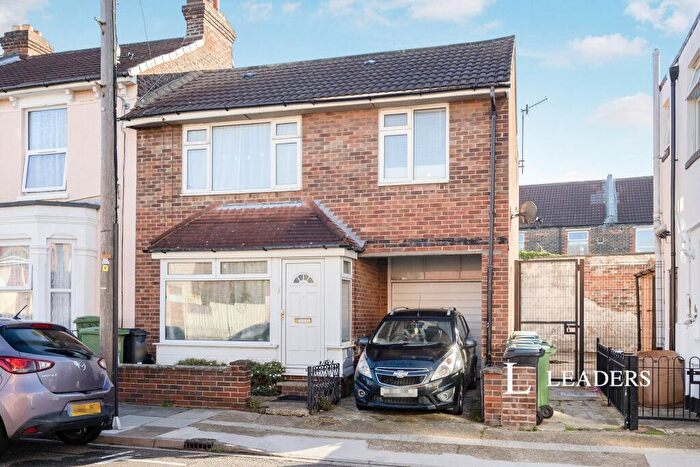 3 Bedroom Semi-Detached House To Rent In Nelson Avenue, Portsmouth, PO2