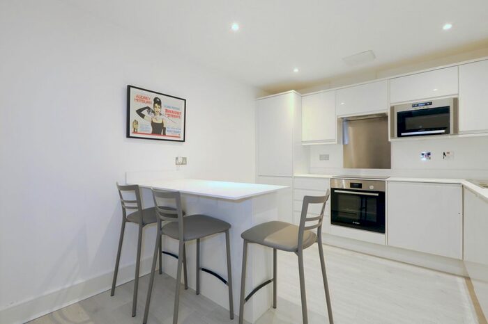 1 Bedroom Flat To Rent In Bird Street, London, W1U