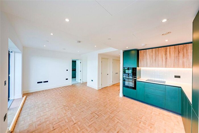 2 Bedroom Apartment To Rent In One Clapham Junction, Munstead Apartments, SW11