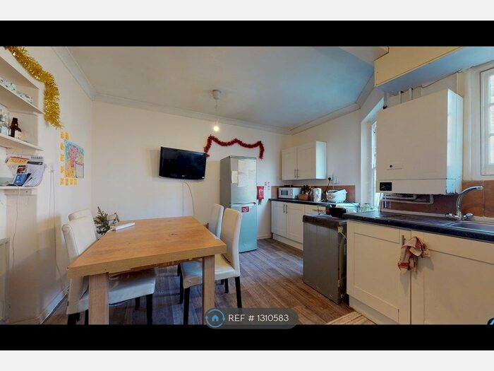 4 Bedroom Flat To Rent In Clandon House, London SE1