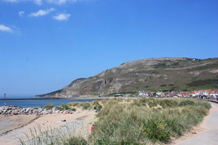 3 Bedroom Town House For Sale In West Parade, Llandudno, Conwy, LL30
