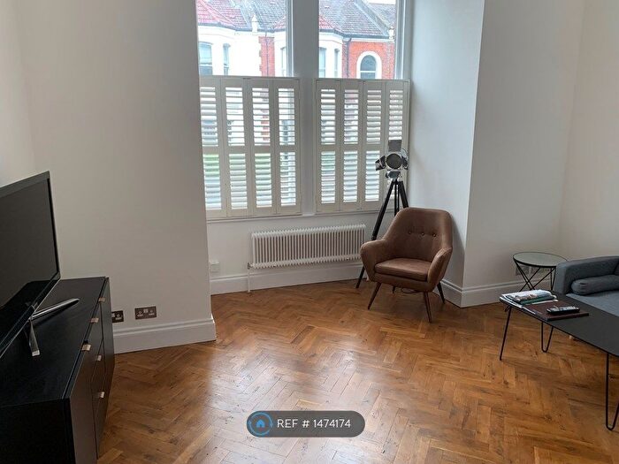 1 Bedroom Flat To Rent In Ormiston Grove, London, W12