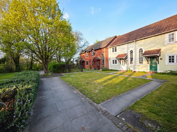 2 Bedroom Terraced House For Sale In Pond Road, Bramley, RG26