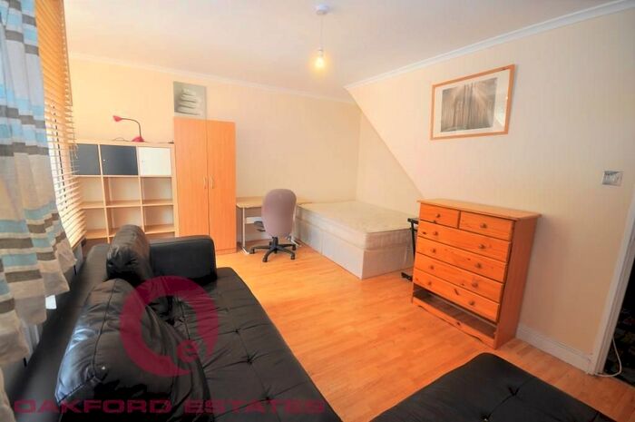 4 Bedroom Flat To Rent In Crowndale Road, Mornington Crescent, NW1