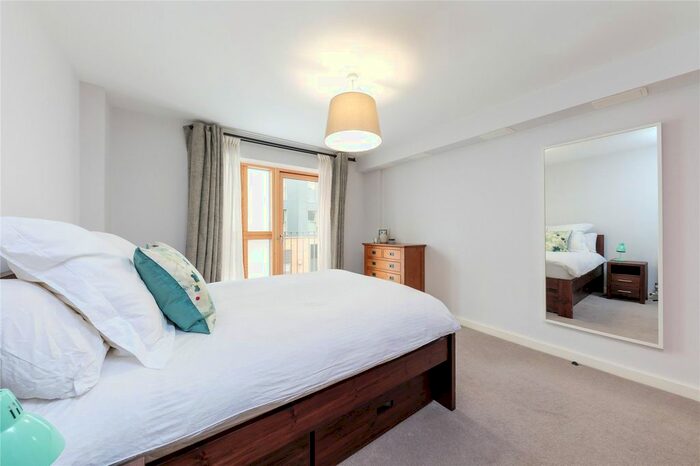 1 Bedroom Flat To Rent In Chris Pullen Way, Islington, N7
