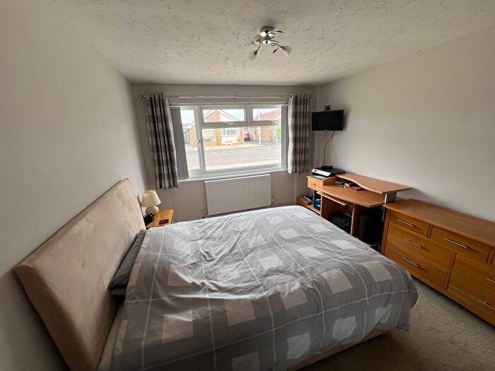 2 Bedroom Detached Bungalow For Sale In Woodpecker Drive, Weston-Super-Mare, BS22