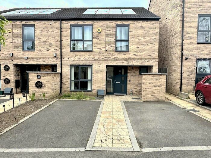 4 Bedroom End Of Terrace House To Rent In Lange Road, Harrow, HA2