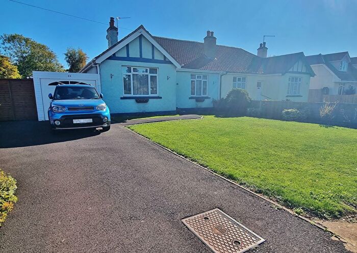 3 Bedroom Semi Detached Bungalow For Sale In Park Lane, Bedhampton, PO9