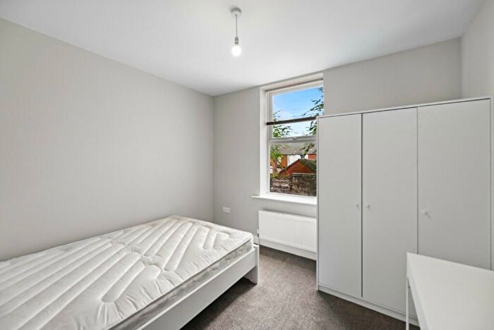 4 Bedroom Semi-Detached House To Rent In Shoreham Street, Sheffield, S2