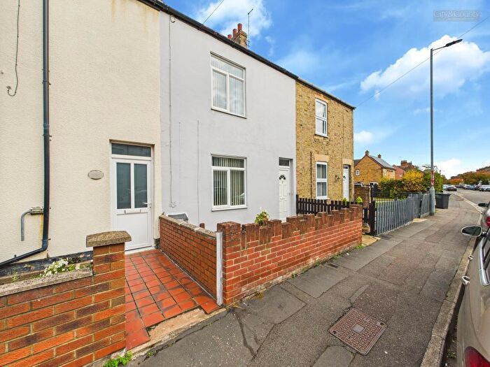 2 Bedroom Terraced House For Sale In Queens Walk, Peterborough, PE2