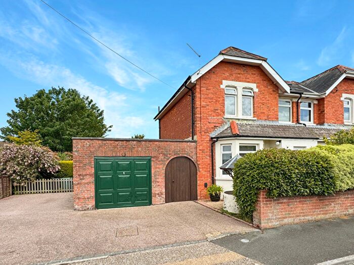 3 Bedroom Semi-Detached House For Sale In Oxford Street, Cowes, PO31