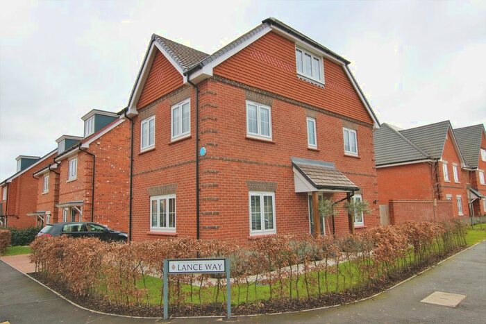 3 Bedroom Detached House For Sale In Lance Way, Arborfield Green, Reading, RG2