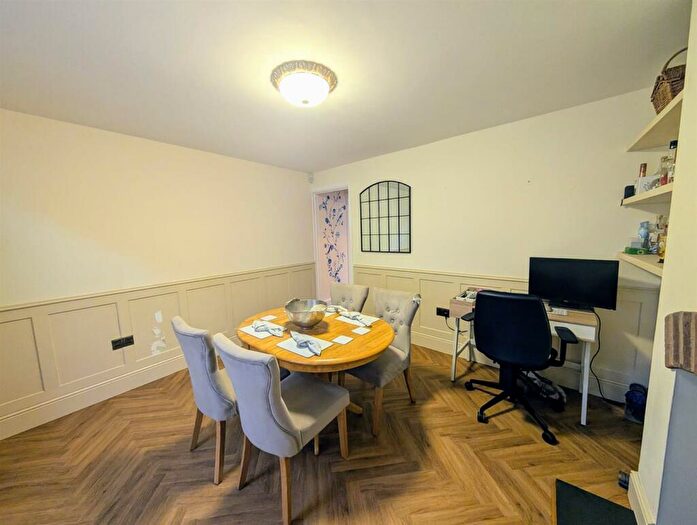 3 Bedroom Terraced House For Sale In Barnby Gate Newark, NG24
