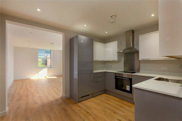 2 Bedroom Flat To Rent In Calverley Road, Tunbridge Wells, Kent, TN1