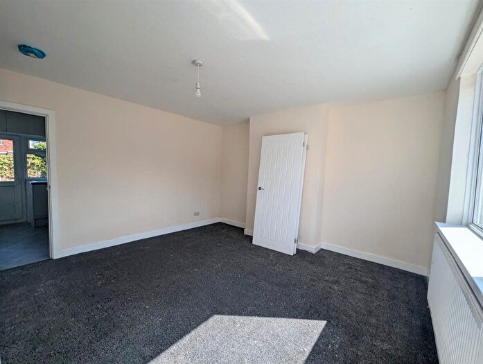 3 Bedroom Terraced House To Rent In Barnett Road, Willenhall, WV13