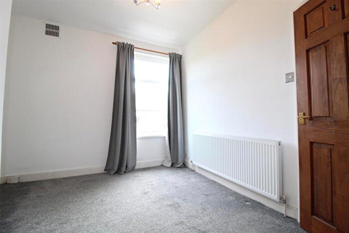 2 Bedroom End Of Terrace House To Rent In Woodville Crescent, Horsforth, Leeds, LS18