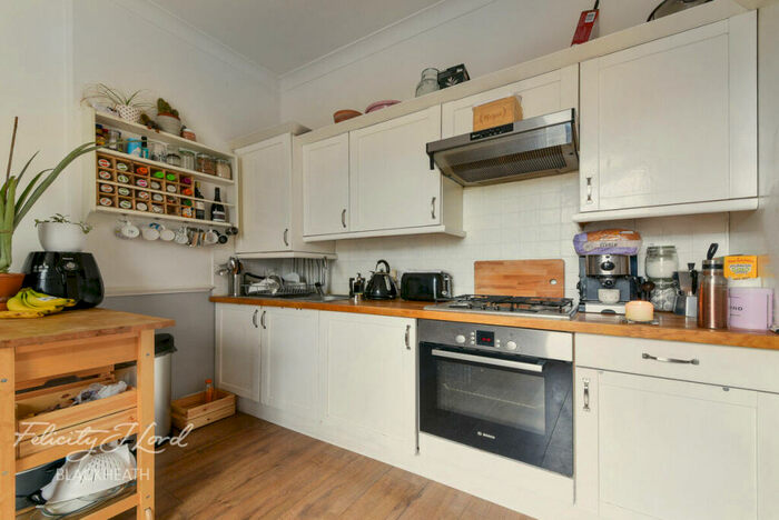 1 Bedroom Apartment For Sale In Shooters Hill Road, London, SE3
