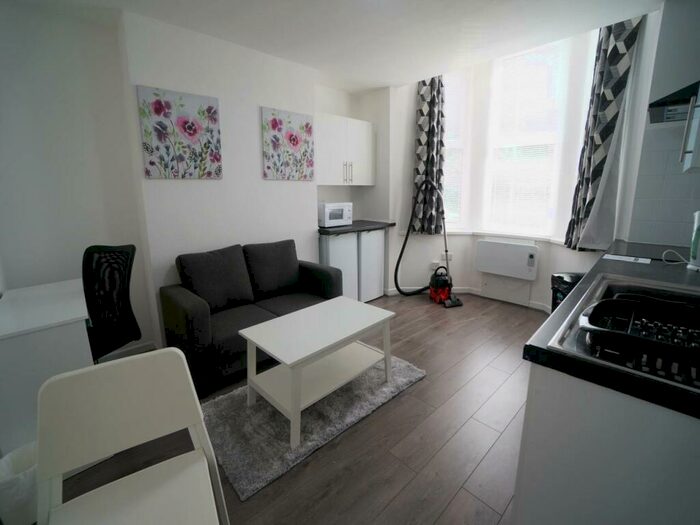 1 Bedroom Flat To Rent In Apartment, Bangor, Gwynedd, LL57