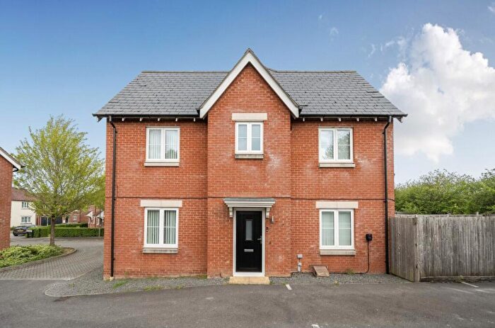 3 Bedroom End Of Terrace House For Sale In Levy Close, Andover, SP11