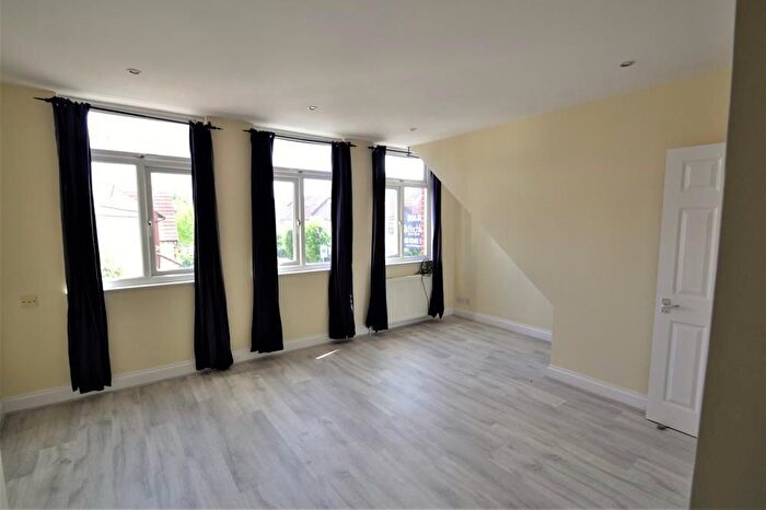 1 Bedroom Flat To Rent In Finchley Road, Temple Fortune, London, NW11
