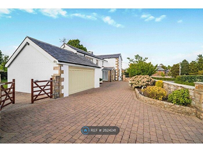 4 Bedroom Detached House To Rent In Cow Hill, Preston, PR2