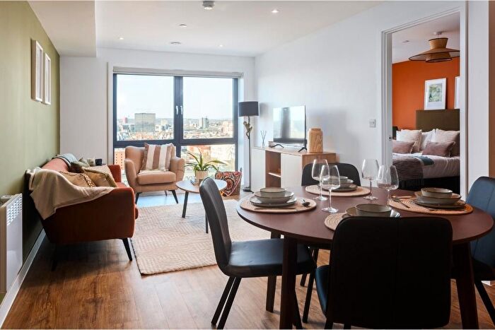 2 Bedroom Flat For Sale In Phoenix, Saxton Lane, Leeds, LS9