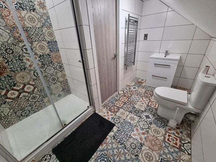 2 Bedroom Flat To Rent In Castle View Court, Upper Dock Street, Newport, NP20