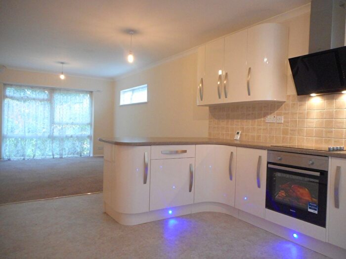 1 Bedroom Flat To Rent In Fordbridge Road, Ashford, TW15