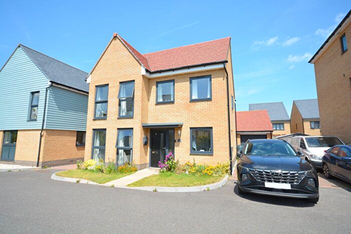 4 Bedroom Detached House For Sale In Bond Close, Faversham, Kent, ME13