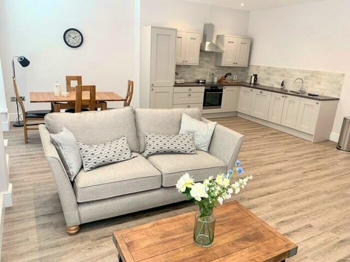 2 Bedroom Apartment To Rent In Station Road, Colwyn Bay, LL29