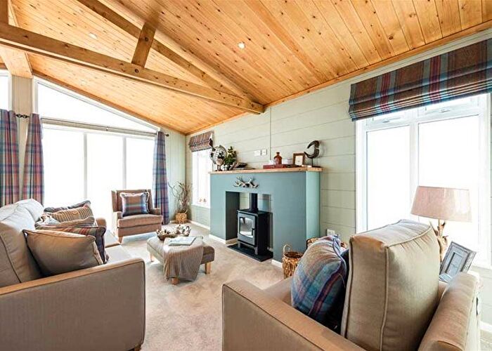 2 Bedroom Lodge For Sale In Glan-Y-Nant, Llanidloes, SY18