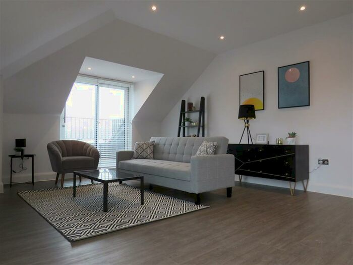 2 Bedroom Apartment To Rent In Everard Close, St. Albans, AL1