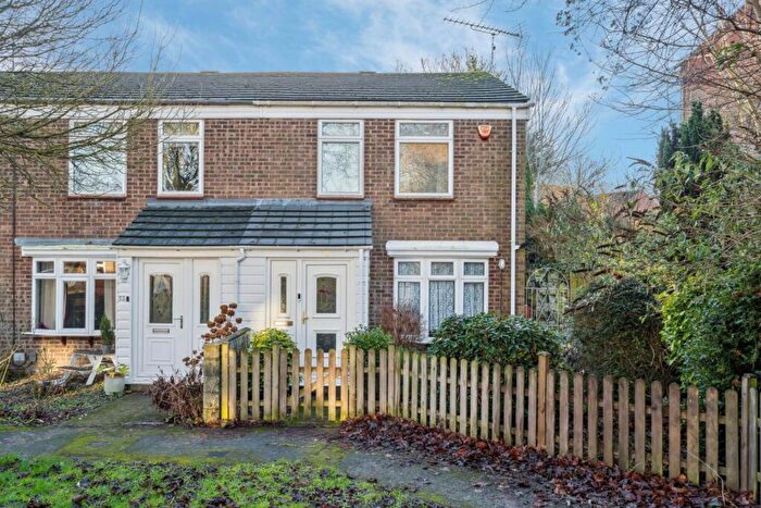 3 Bedroom Semi Detached House For Sale In Kingsley Walk, Tring, HP23