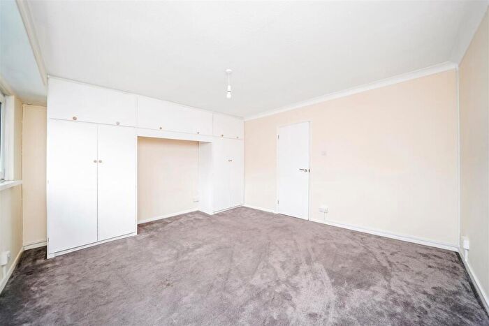 4 Bedroom Terraced House To Rent In St. Egbert's Way, North Chingford, E4