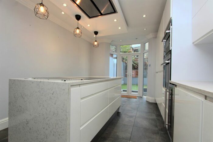 3 Bedroom Semi-Detached House To Rent In Warwick Road, Bounds Green, London, N11