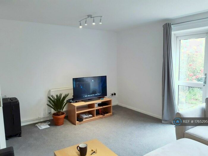 3 Bedroom Terraced House To Rent In Stratford, London, E15