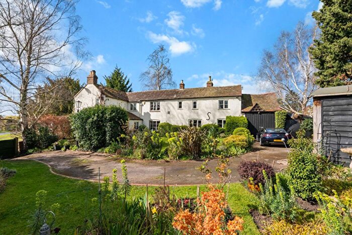 4 Bedroom Detached House For Sale In Upton Road, Defford, WR8