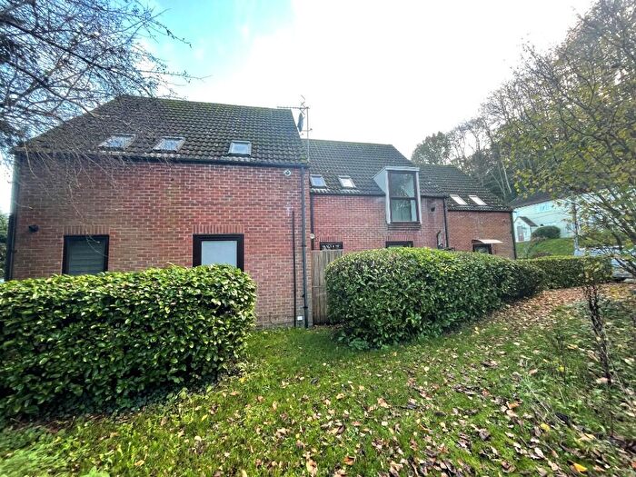 1 Bedroom Flat For Sale In Catteshall Lane, Godalming, Surrey, GU7
