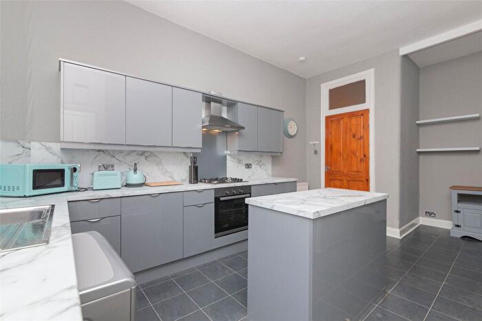 2 Bedroom Apartment To Rent In Bellwood Street, Glasgow, G41