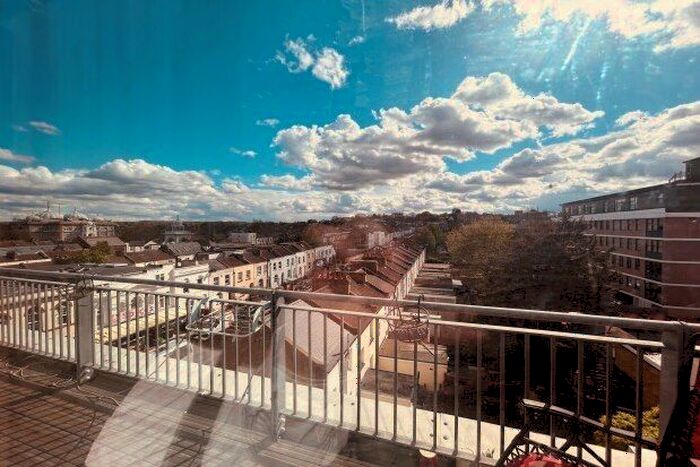 1 Bedroom Flat To Rent In Peacock Street, Gravesend, DA12