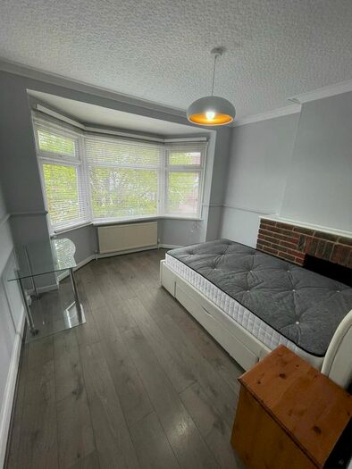 1 Bedroom Flat To Rent In Victoria Road, London, NW7