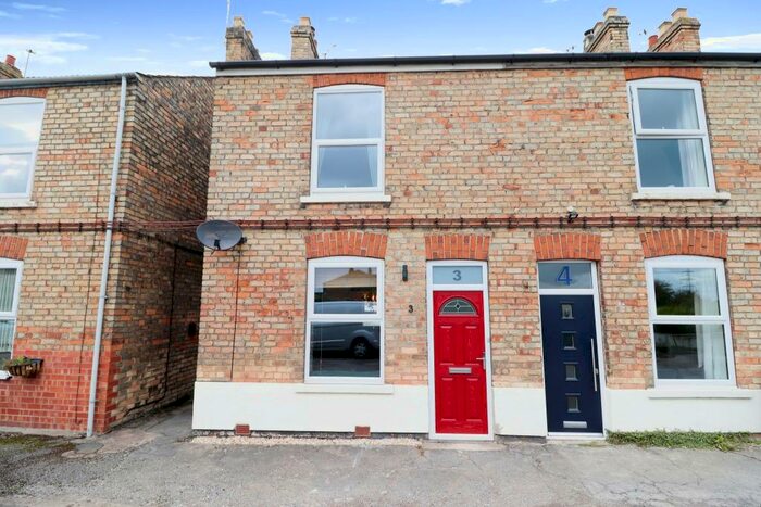 2 Bedroom Semi-Detached House For Sale In Albion Terrace, Misterton, Doncaster, DN10