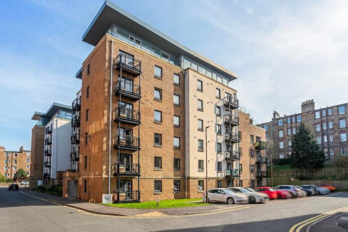 2 Bedroom Apartment For Sale In Slateford Gait, Edinburgh, EH11