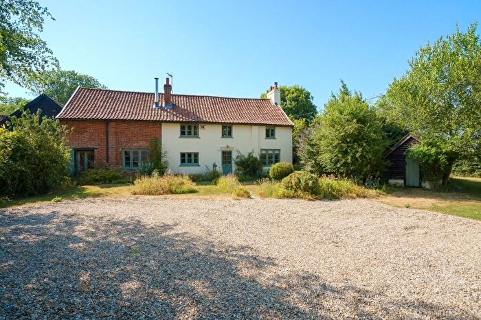 4 Bedroom Detached House For Sale In Reymerston, NR9