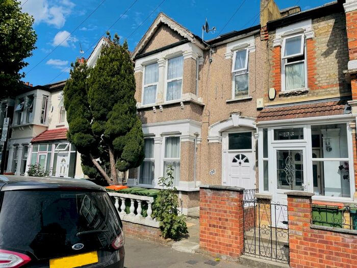 2 Bedroom Flat To Rent In Ground Floor Flat, Altmore Avenue, East Ham, E6
